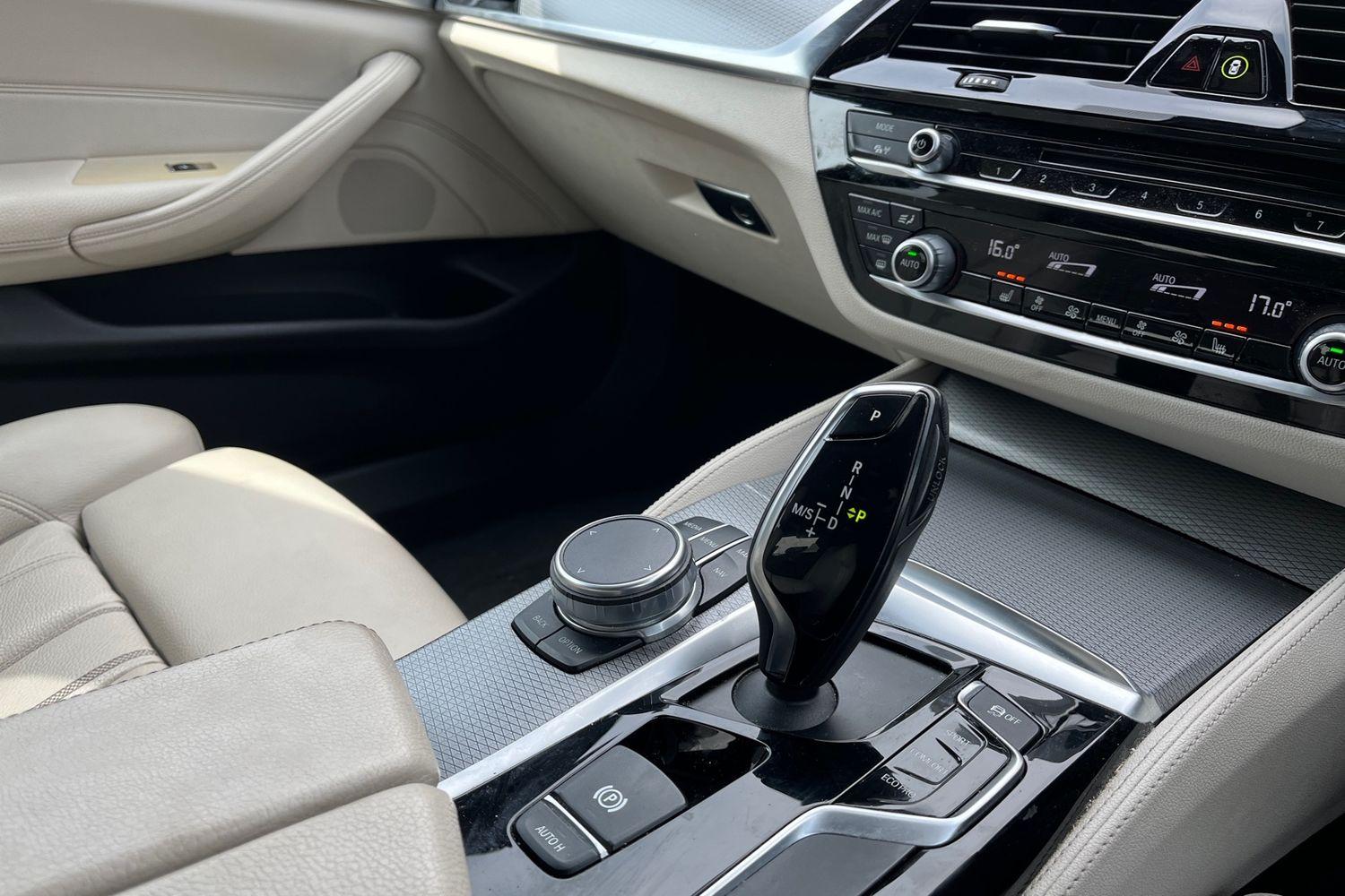 BMW 5 SERIES Photo 37