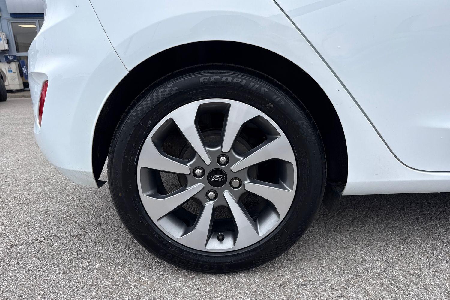 Ford FIESTA Photo 7