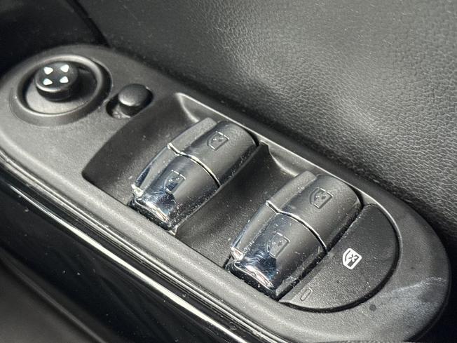 MINI Hatch Photo 27