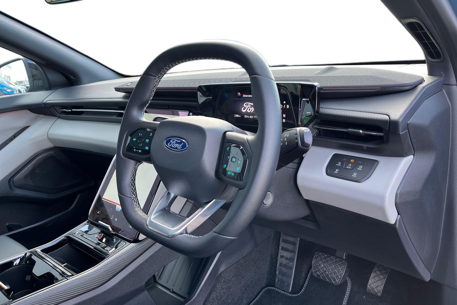 Ford Explorer Photo 8