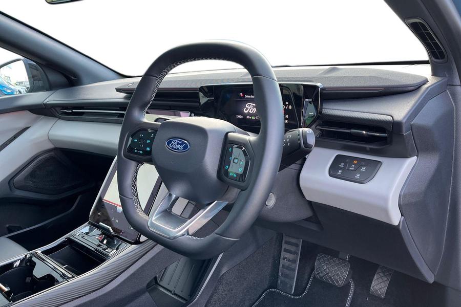 Ford Explorer Photo autoimg-de7264524790b57a8005bc1fdfd096971a992fca.jpg