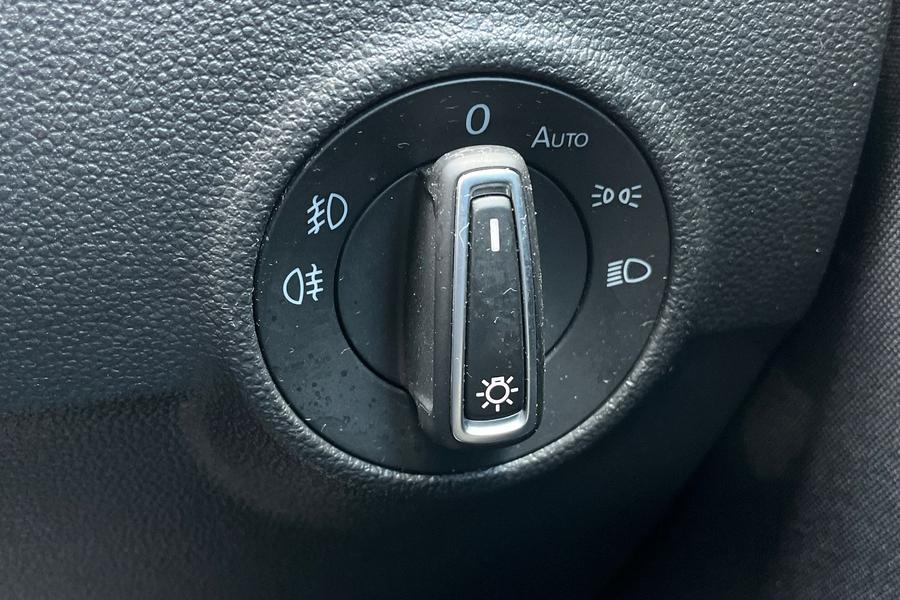 Volkswagen T-ROC Photo autoimg-de761aaf0bde07e02064eab8269efe1472b2d025.jpg