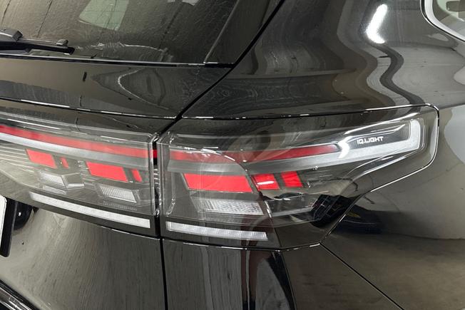 VOLKSWAGEN Tiguan Photo 18