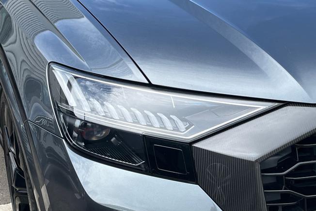 AUDI Rsq8 Photo 19