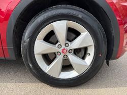 JAGUAR E-Pace Photo 5