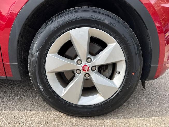 JAGUAR E-Pace Photo 5