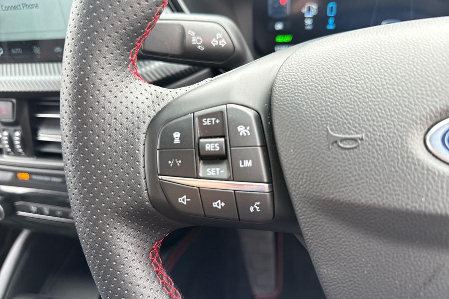 Ford KUGA Photo autoimg-de813a41950626a1ed2584bf2222b3480c780492.jpg