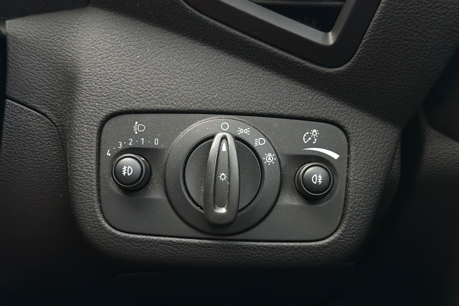 Ford KUGA Photo 38