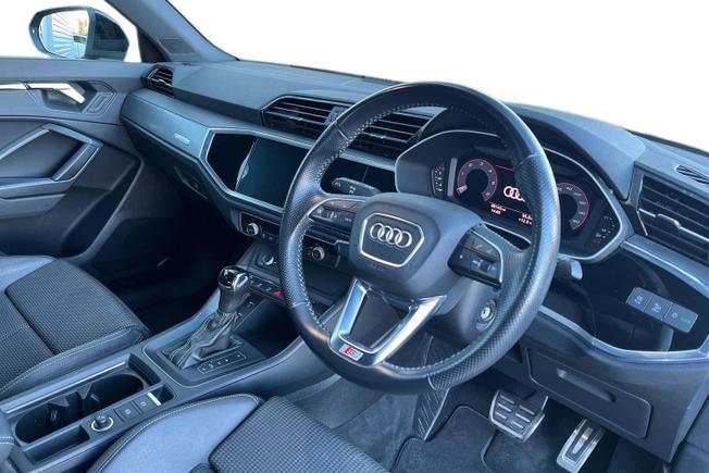 AUDI Q3 Photo 7