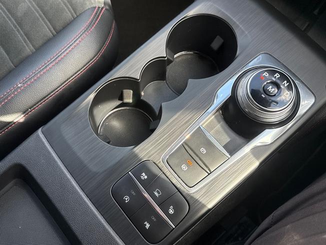 FORD Kuga Photo 32