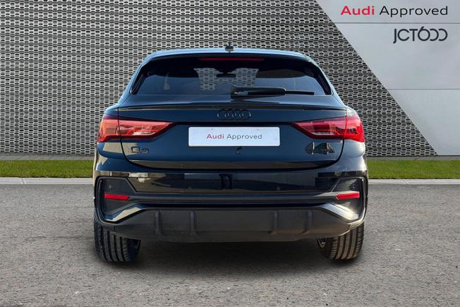 AUDI Q3 Photo 7