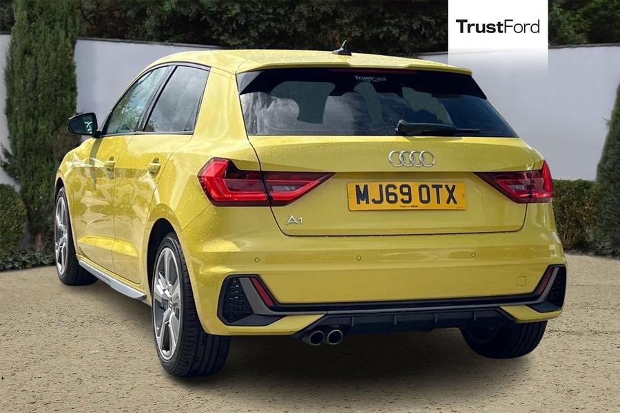 Audi A1 Photo autoimg-de903099eab0e8771f483193c8cbe6009f2d1c98.jpg