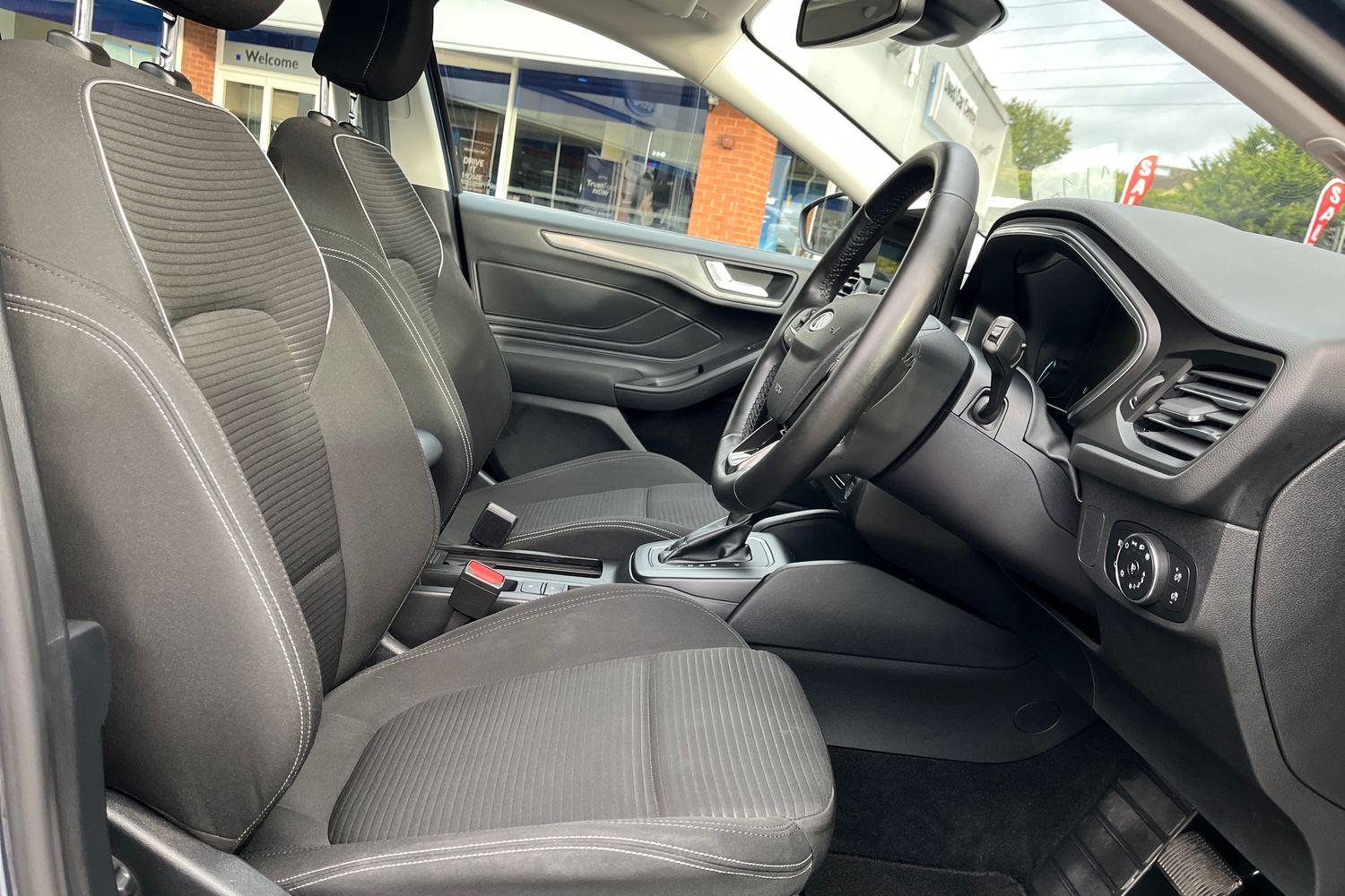 Ford FOCUS Photo 16