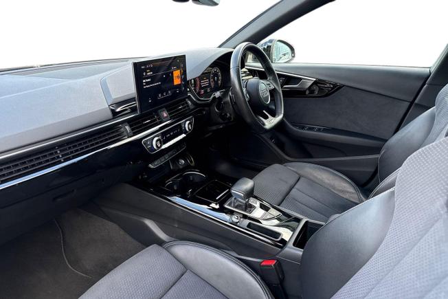 AUDI A4 Photo 2