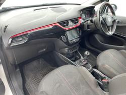 VAUXHALL Corsa Photo 2