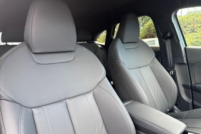 AUDI Q3 Photo 36