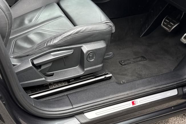 AUDI Q3 Photo 32