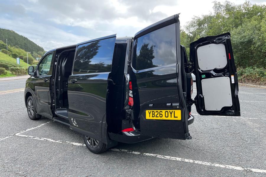 Ford TRANSIT CUSTOM Photo autoimg-dea17f5a553f3ac7eb7bc551d79efb23c4299f40.jpg