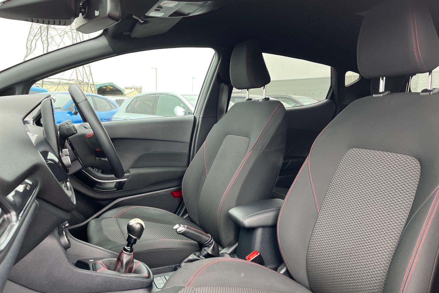 Ford Fiesta Photo 18