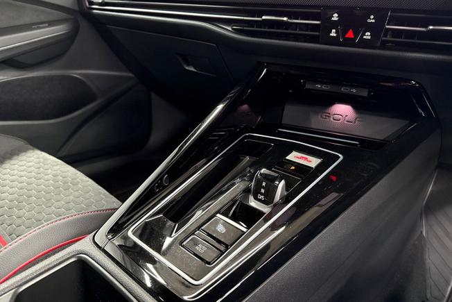 VOLKSWAGEN Golf Photo 23