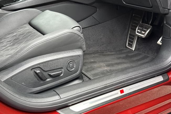 Audi Q4 e-tron Photo 29