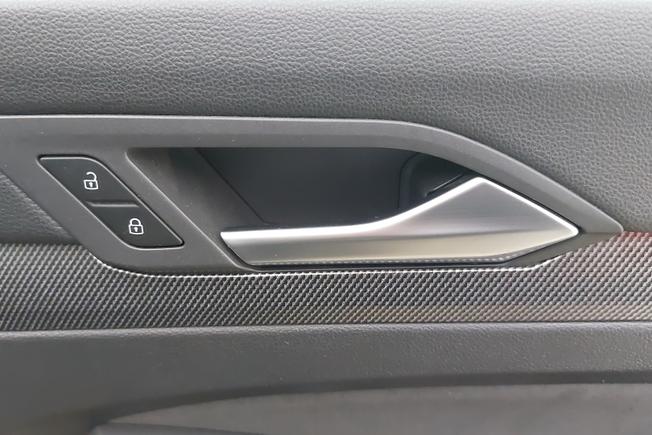 VOLKSWAGEN Golf Photo 28
