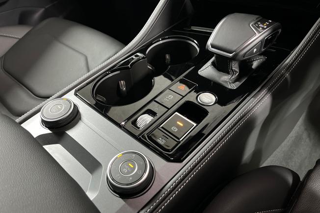 VOLKSWAGEN Touareg Photo 23