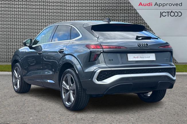 AUDI Q3 Photo 3