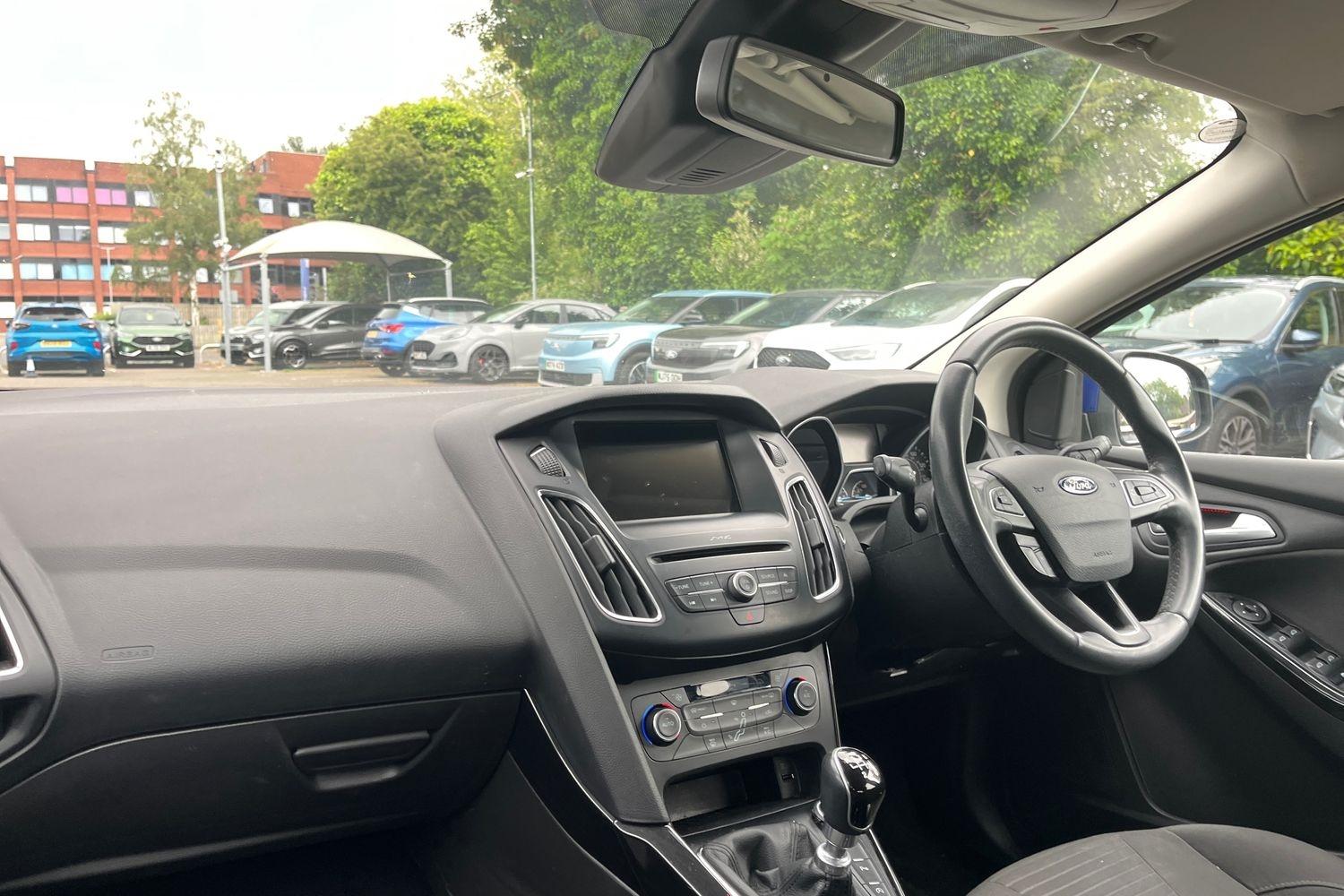 Ford FOCUS Photo 17