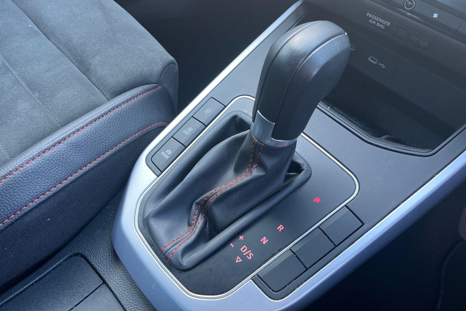 SEAT ARONA Photo 37