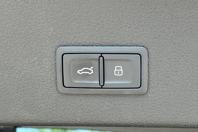 AUDI E-Tron Photo 38