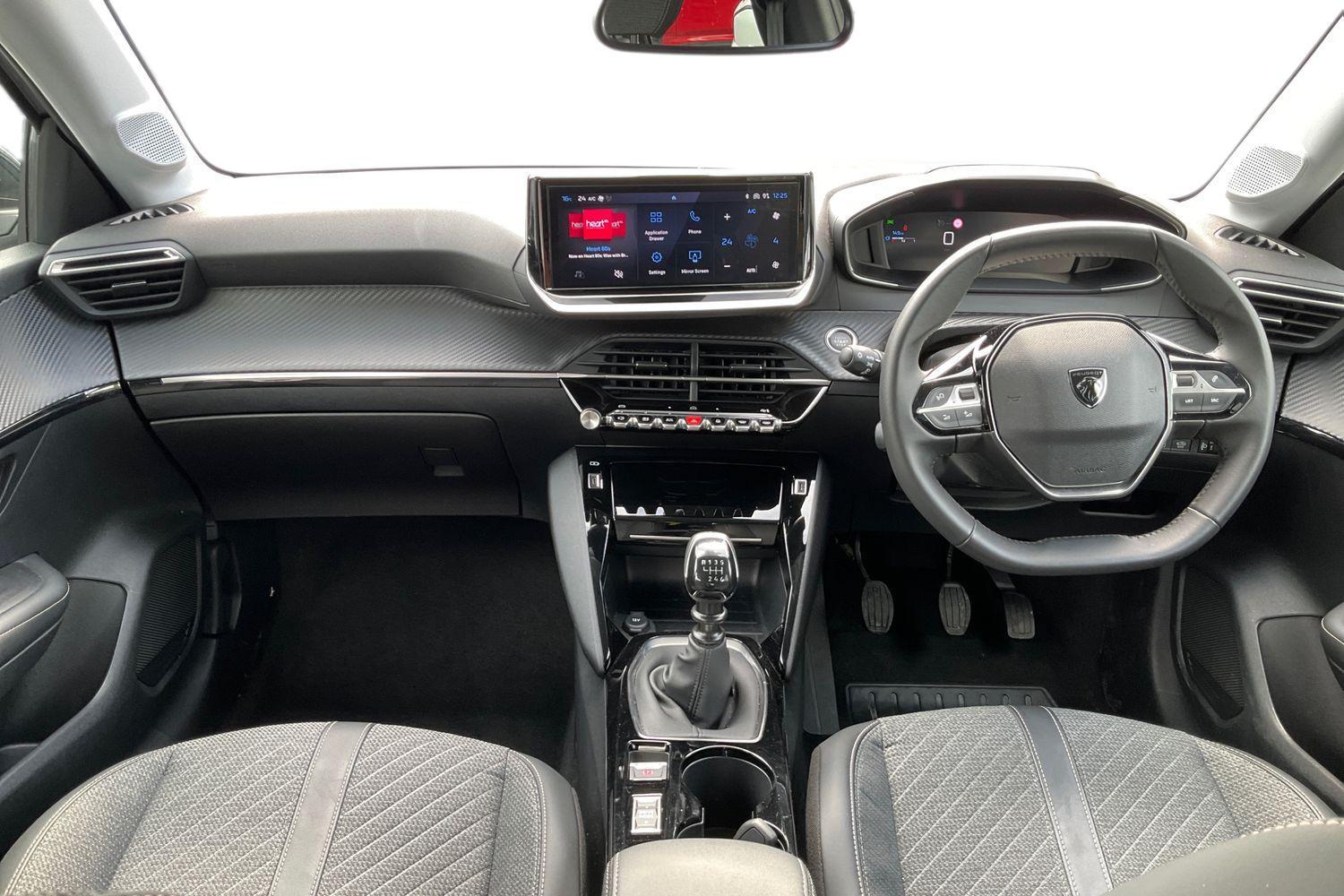 Peugeot 208 Photo 9