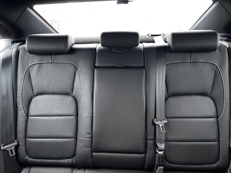 Used Jaguar XF YK21ZHJ 29