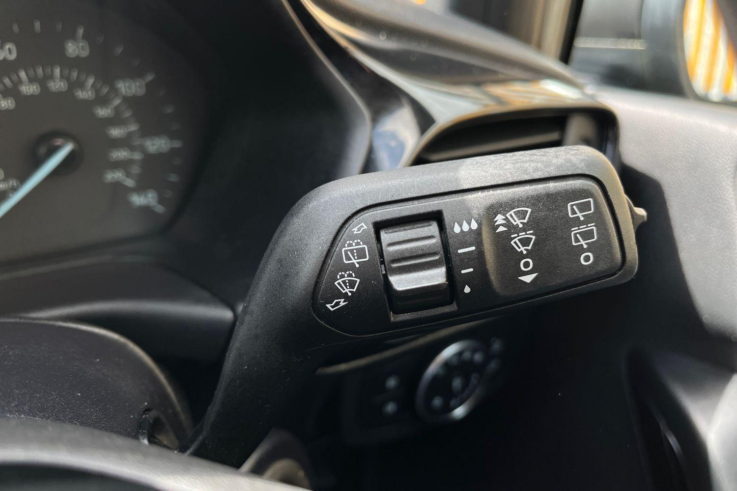 Ford FIESTA Photo 14