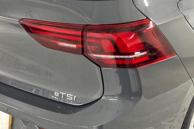 VOLKSWAGEN Golf Photo 18
