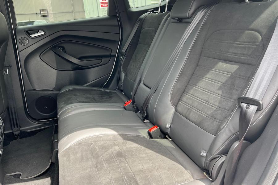 Ford KUGA Photo autoimg-decae0fdac0b2fc15483fac065c6d67901514334.jpg