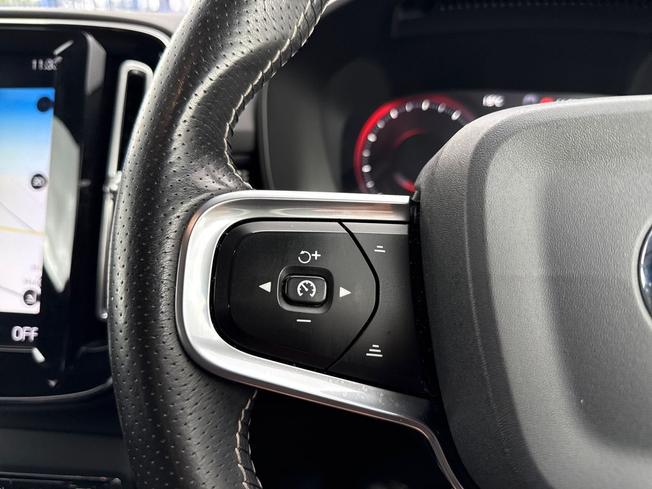 VOLVO XC40 Photo 16