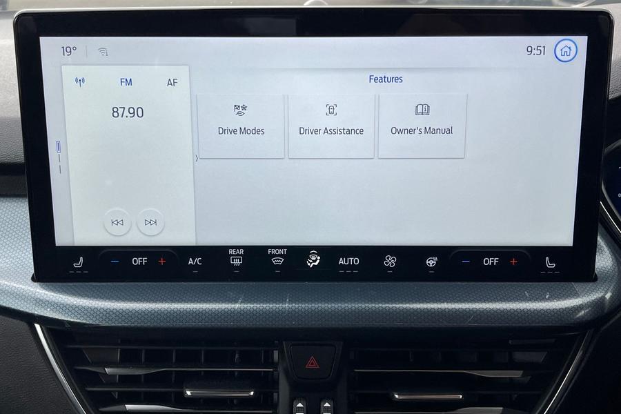 Ford FOCUS Photo autoimg-ded137939f18f91197847bc448bb9f5783321302.jpg