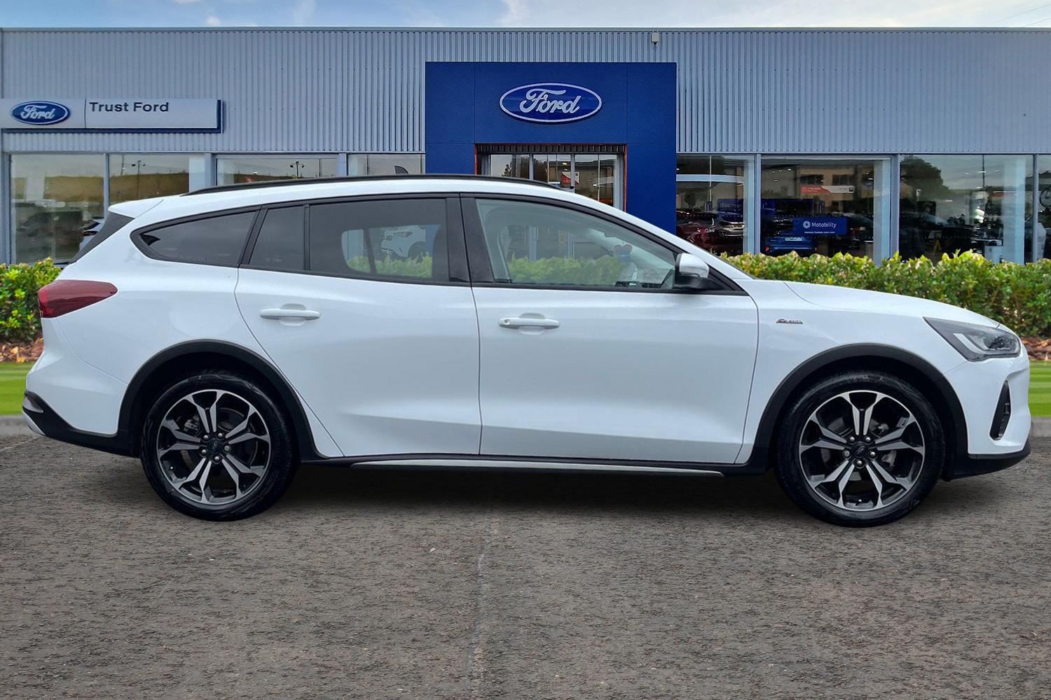 Ford Ford Focus Estate 1.0 EcoBoost Hybrid mHEV 155 Active X 5dr Auto Photo 2