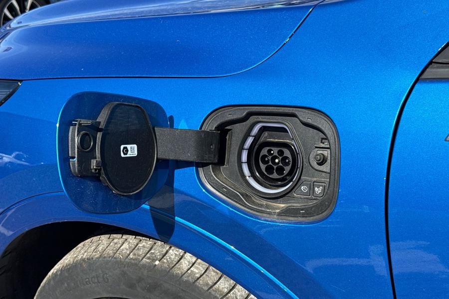 Ford Kuga Photo autoimg-dedaa1248618d3f7b045178e0273c1b387f377db.jpg