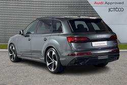 AUDI Q7 Photo 3