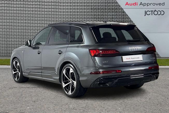 AUDI Q7 Photo 3