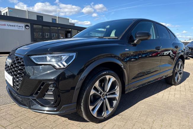 AUDI Q3 Photo 25