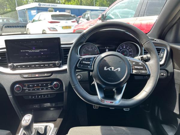 Kia Ceed Photo autoimg-dee68b67be0b9880eef669d87a23c96ada936e33.jpg