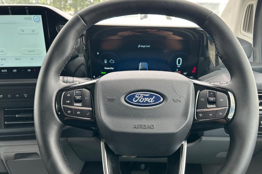 Ford TRANSIT CUSTOM Photo autoimg-dee6b9a0b5a0acbb07df959bd37a0cbe5c68ac14.jpg