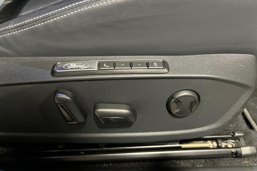 Ford Explorer Photo autoimg-dee89d4968aa52f5902bf00671f4ff6e5501b228.jpg