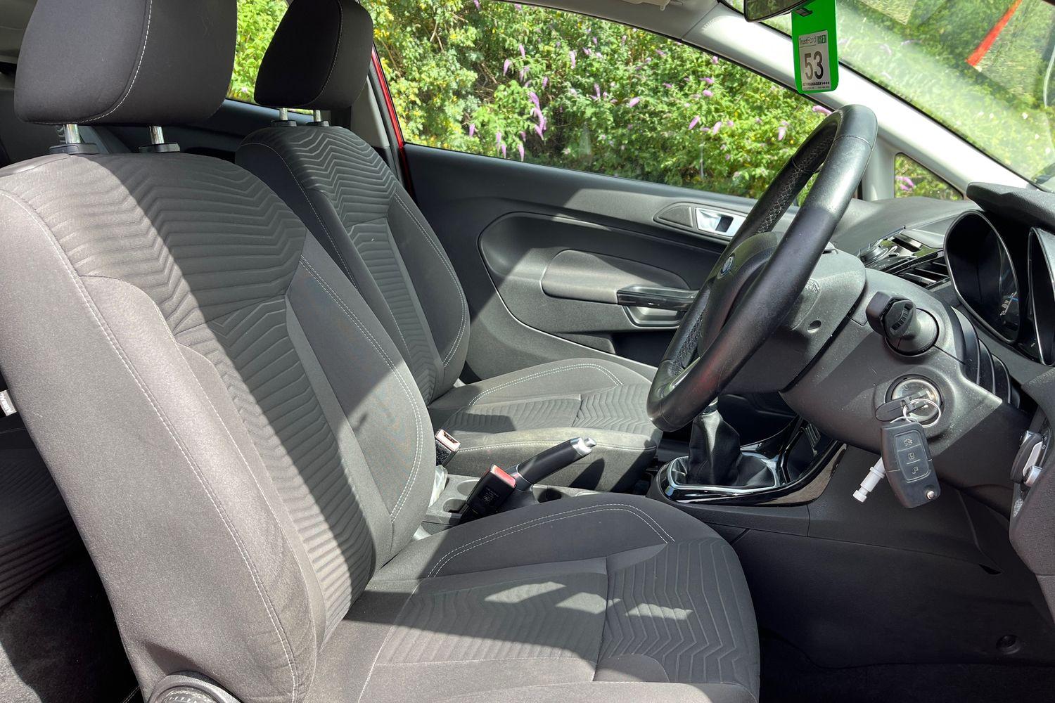 Ford FIESTA Photo 16