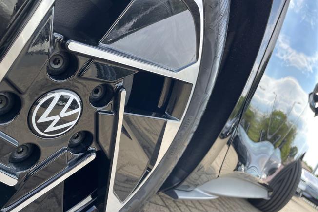 VOLKSWAGEN ID.3 Photo 22