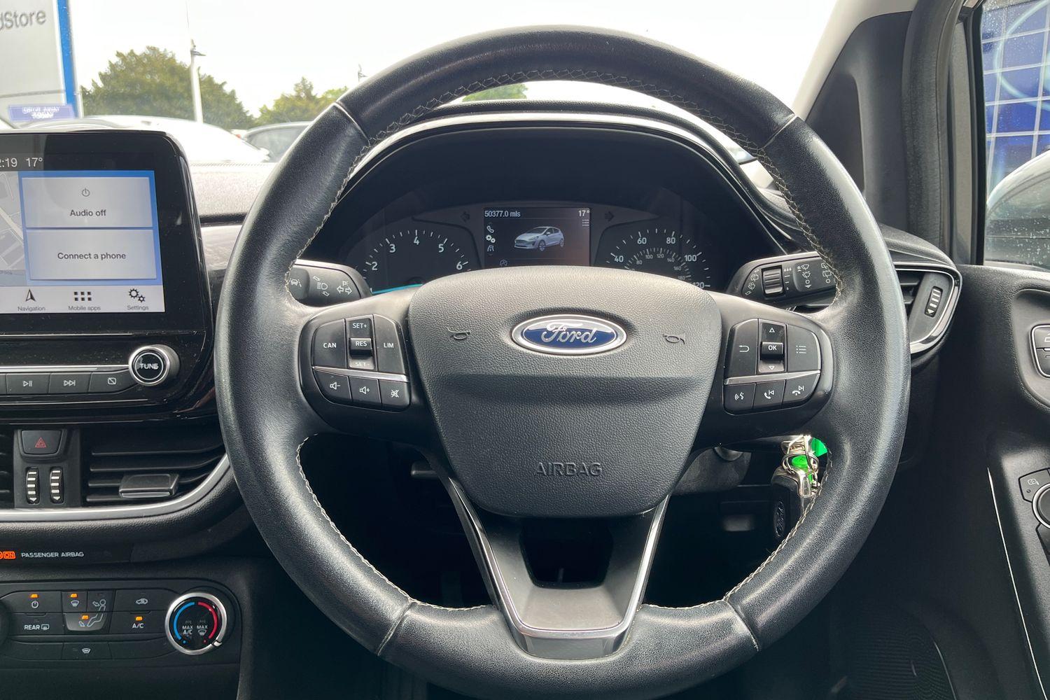 Ford FIESTA Photo 11