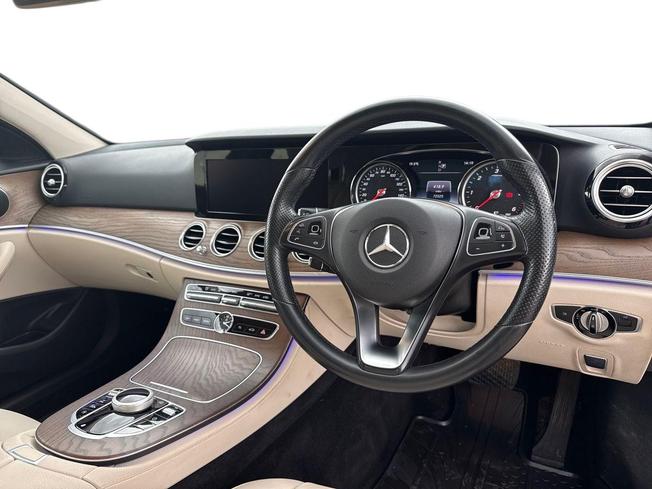MERCEDES-BENZ E Class Photo 6